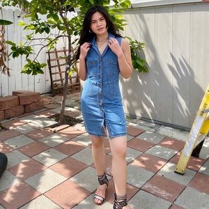 Denim collar dress with buttons